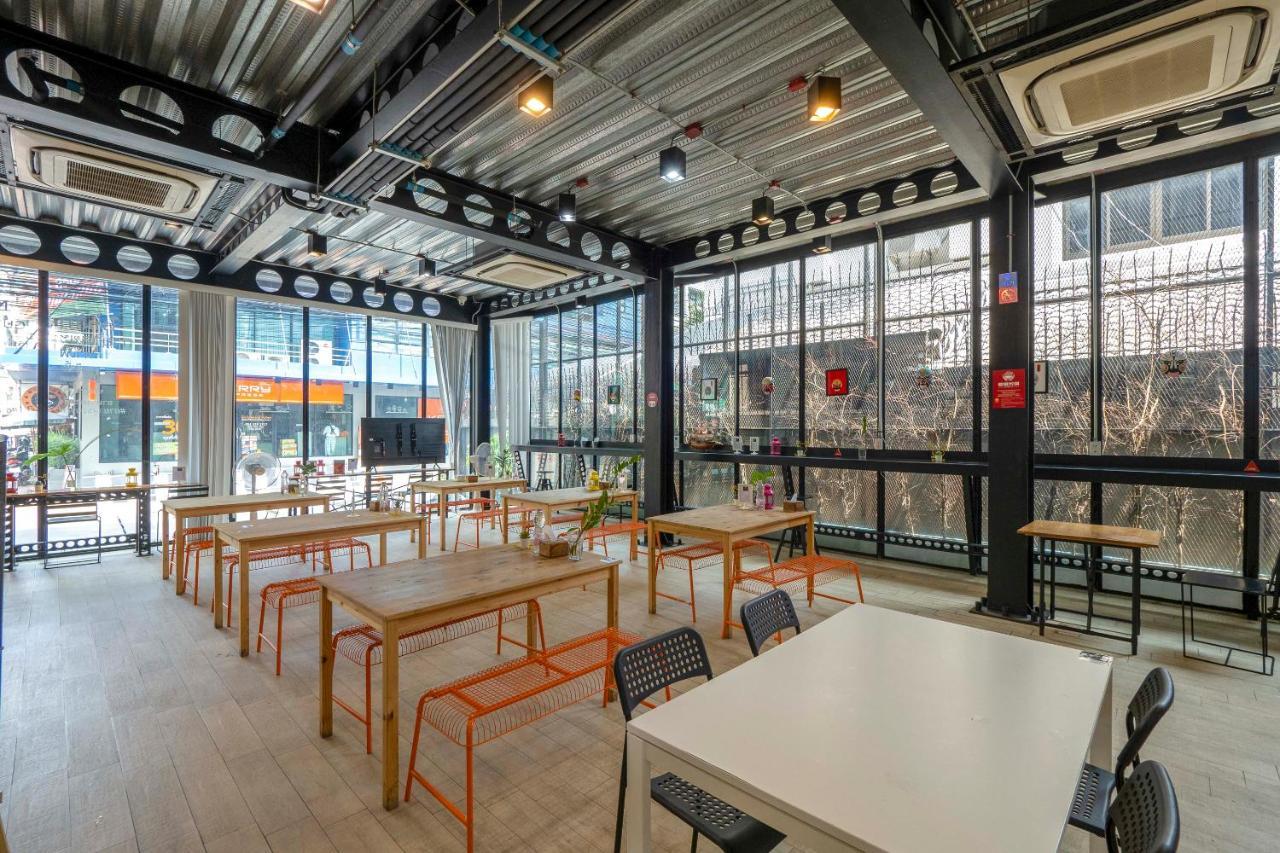 Oyo 1084 Guyasuka Ratchada Hotel Банкок Екстериор снимка