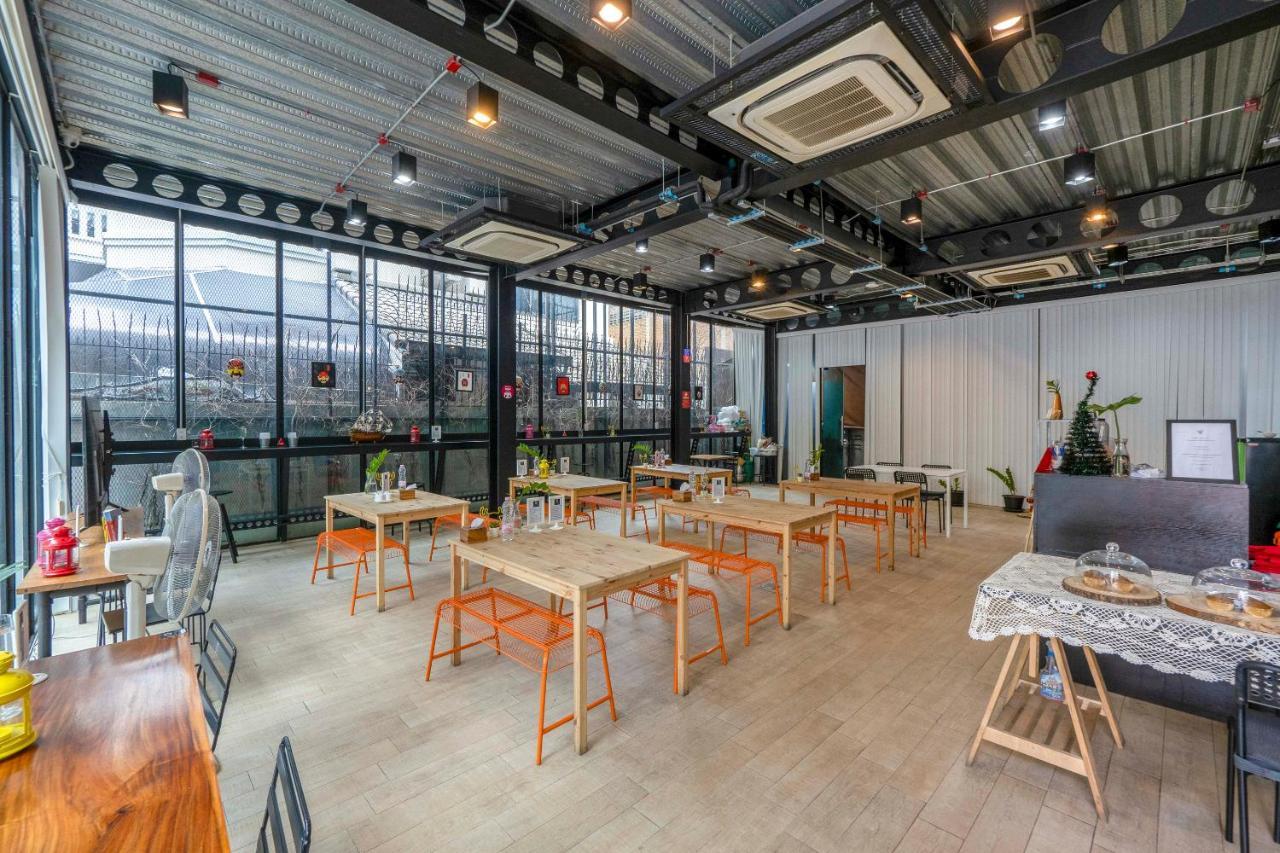 Oyo 1084 Guyasuka Ratchada Hotel Банкок Екстериор снимка
