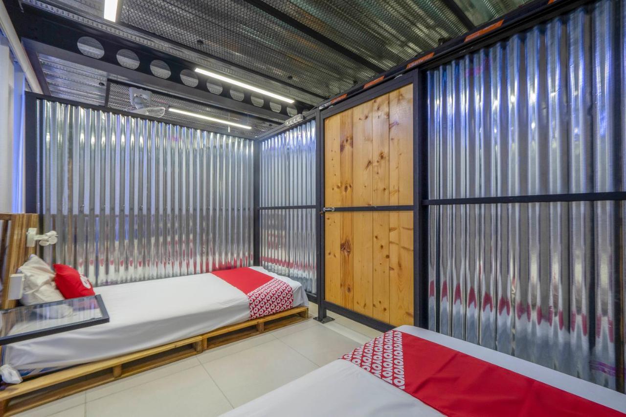 Oyo 1084 Guyasuka Ratchada Hotel Банкок Екстериор снимка