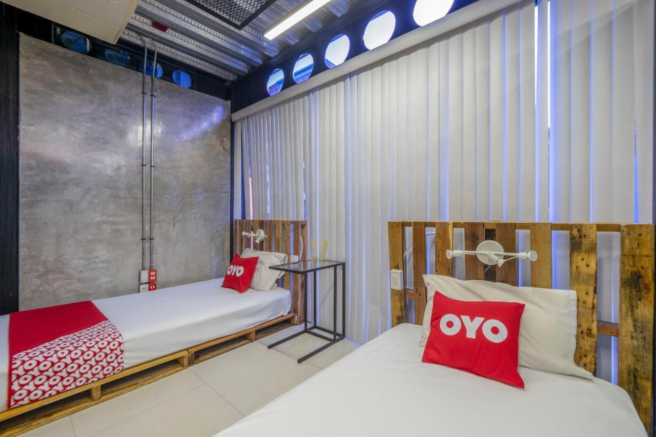 Oyo 1084 Guyasuka Ratchada Hotel Банкок Екстериор снимка
