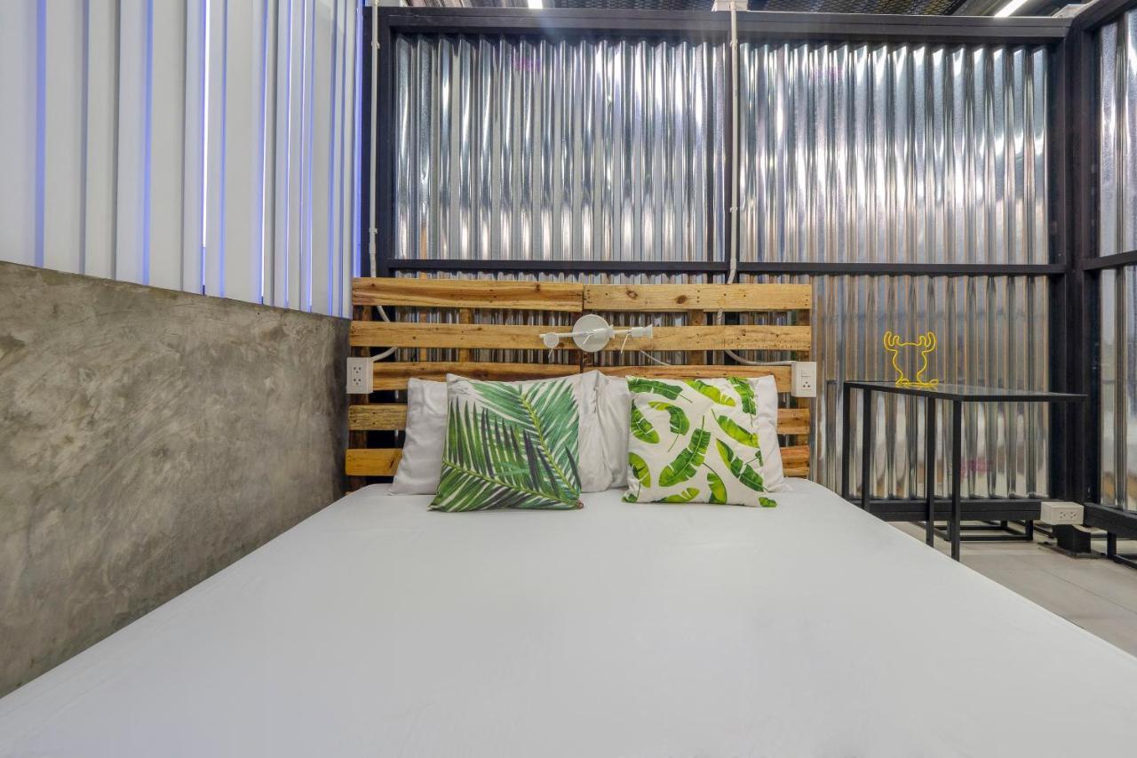 Oyo 1084 Guyasuka Ratchada Hotel Банкок Екстериор снимка