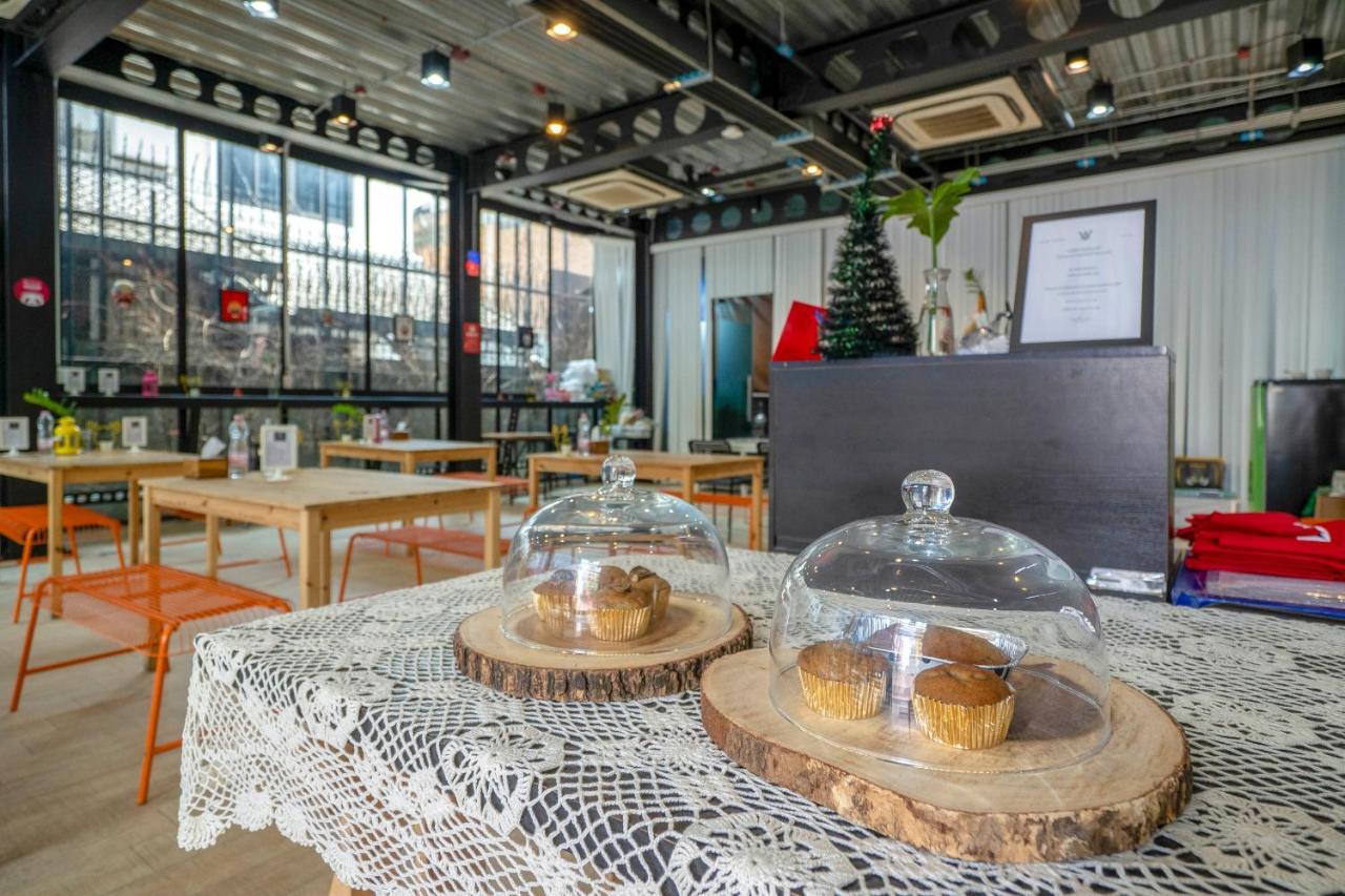 Oyo 1084 Guyasuka Ratchada Hotel Банкок Екстериор снимка