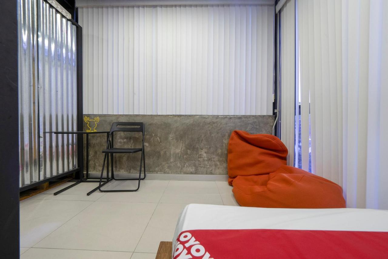 Oyo 1084 Guyasuka Ratchada Hotel Банкок Екстериор снимка
