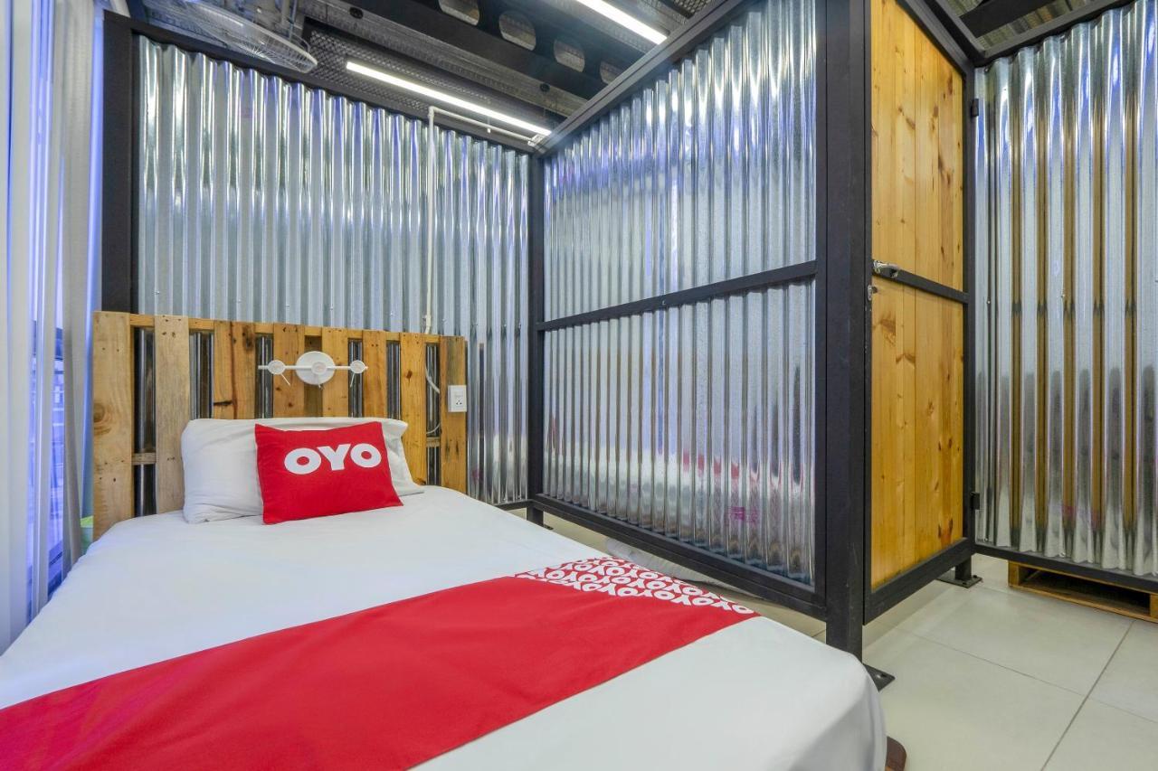 Oyo 1084 Guyasuka Ratchada Hotel Банкок Екстериор снимка